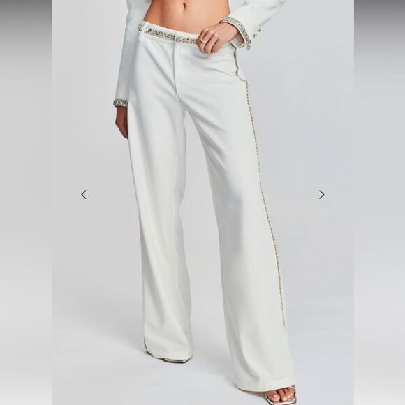 CARRIE BRA AND JESSA PANT
Retrofête - Picture 7 of 10